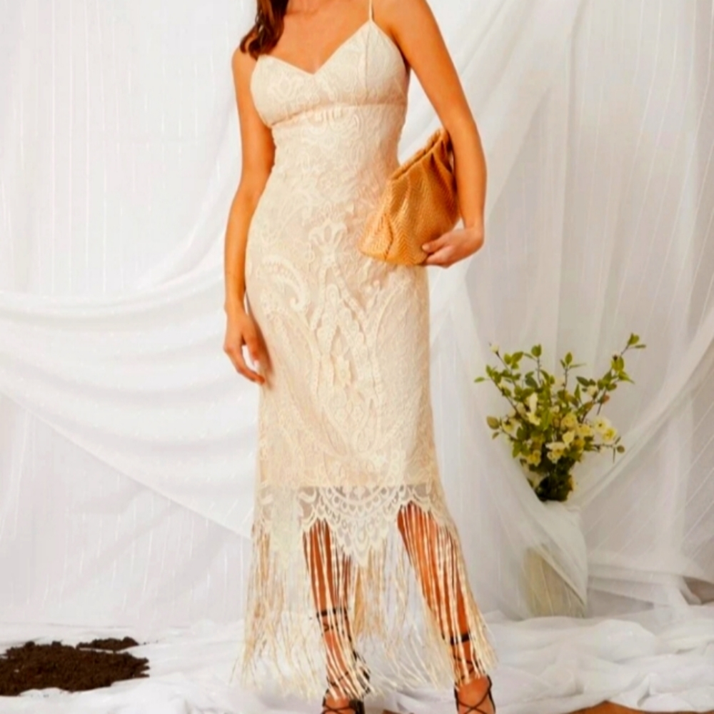 This dress is absolutely stunning